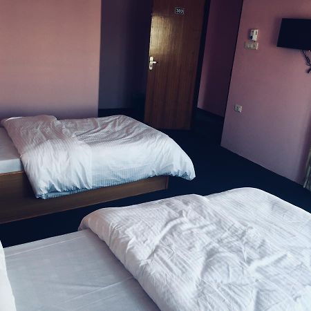 Obey Guest House Покхара Экстерьер фото