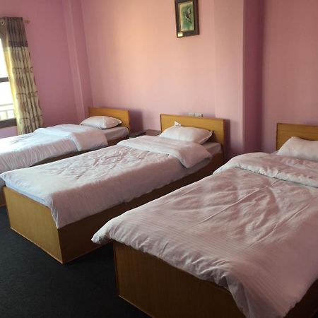 Obey Guest House Покхара Экстерьер фото