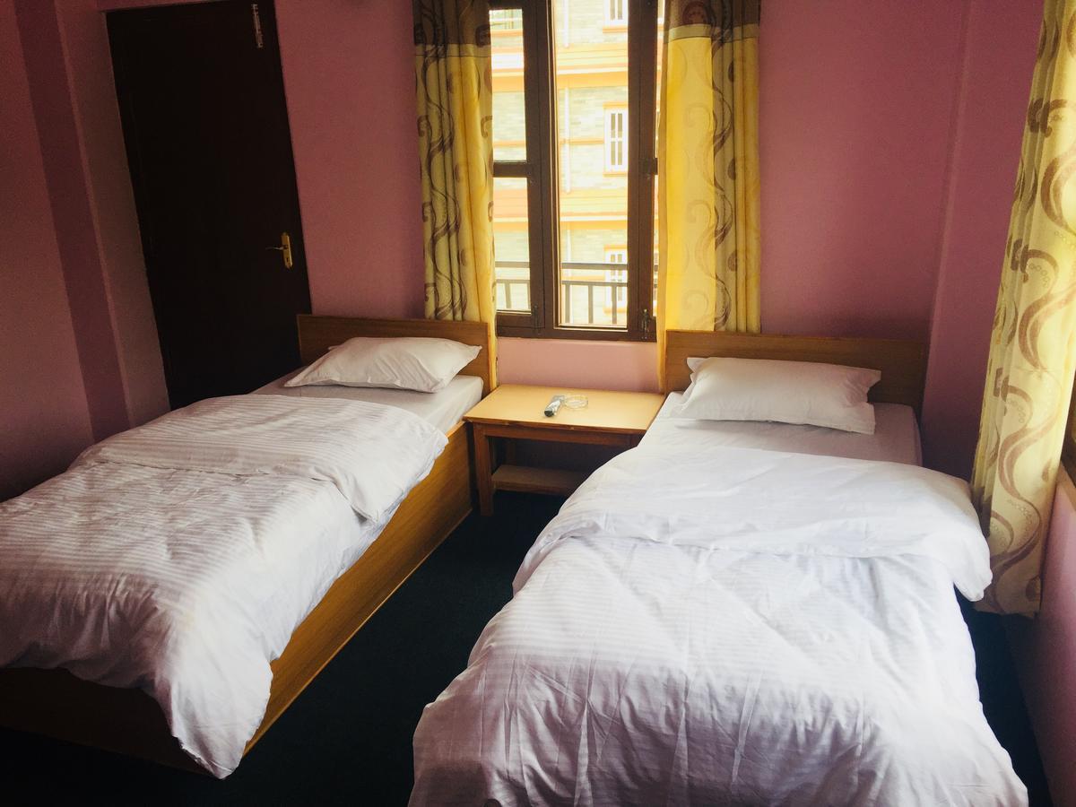 Obey Guest House Покхара Экстерьер фото