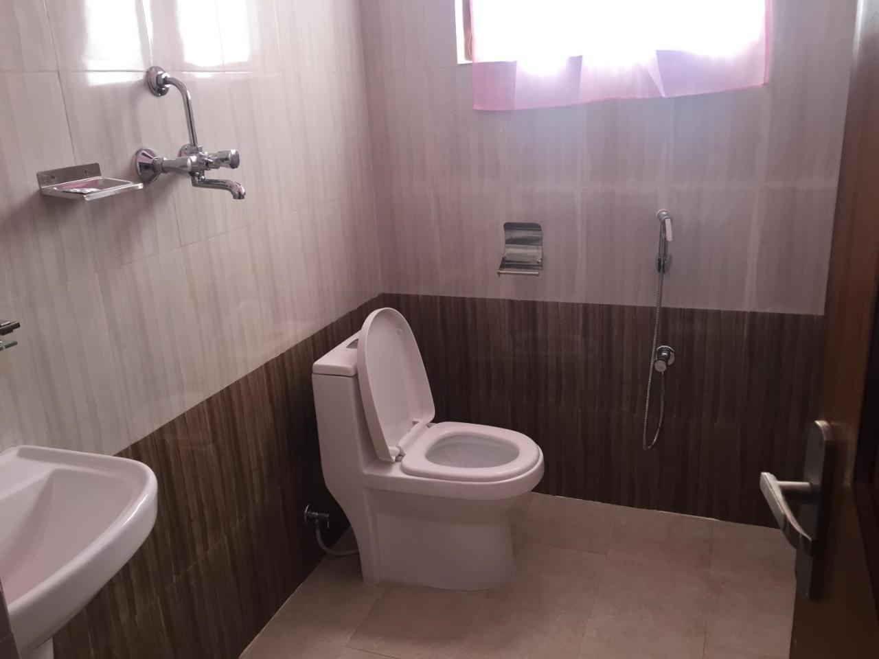 Obey Guest House Покхара Экстерьер фото
